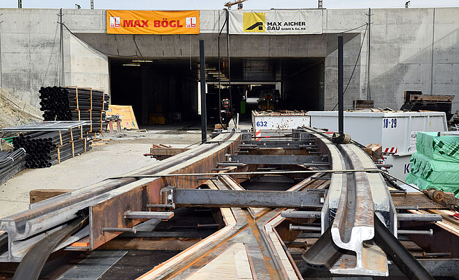 Gleisbauarbeiten am neuen Hauptbahnhof - Ein Klick auf das Bild führt zur vergrößerten Fotoansicht.