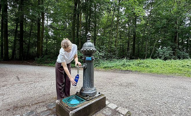 Trinkwasserbrunnen der swa bei den sieben Tischen im Augsburger Stadtwald