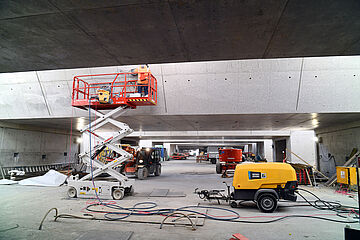 Bau der Unterführung unter den Gleisen am Hauptbahnhof Augsburg - Ein Klick auf das Bild führt zur vergrößerten Fotoansicht.
