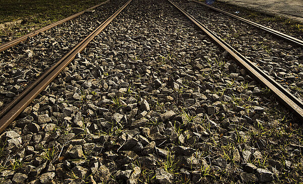 Nahaufnahme von Straßenbahnschienen