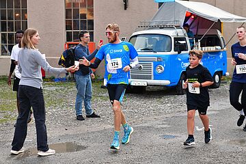Läufer auf Gelände
