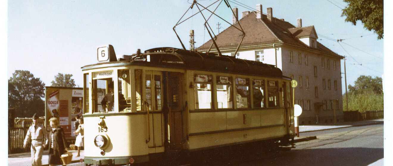 Bild einer historischen Tram.