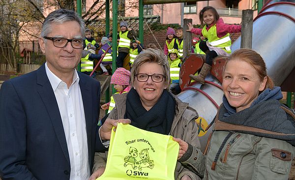 2017_12_01_Sicherheitswesten_fuer_Kinder.jpg