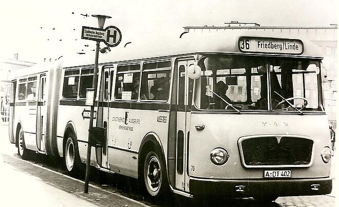 Historischer Bus der Stadtwerke Augsburg.