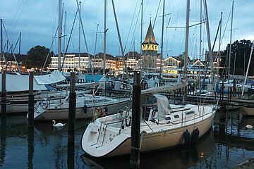 Lindauer Seehafen mit Blick auf den Mangturm / Foto: swa/Annika Heim