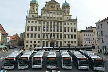 2016_03_04_Busuebergabe_Rathausplatz_009.jpg