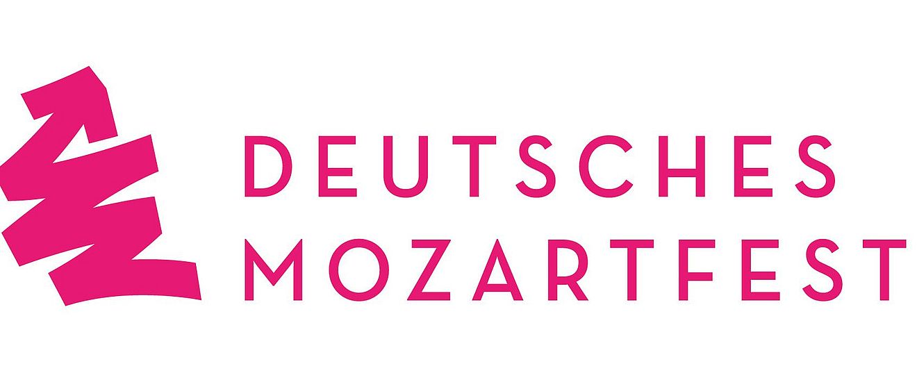 Pinkes Logo des deutschen Mozartfestes mit einem nach links gerichteten Pfeil.