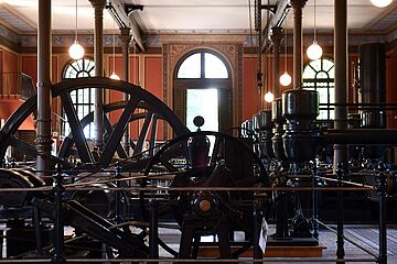 Foto Innenansicht des historischen Wasserwerks. - Ein Klick auf das Bild führt zur vergrößerten Fotoansicht.