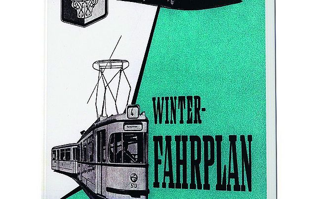 ein Büchlein zum Fahrplanwechsel im Jahr 1966/67. Es ist grün und weiß und hat eine Straßenbahn und einen Bus auf dem Cover abgebildet.