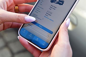 swa Carsharing App auf einem Handy-Display geöffnet
