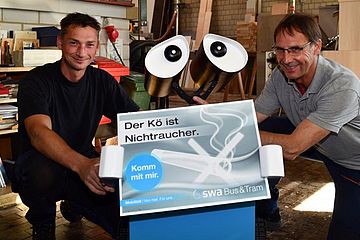 Raphael Kröhn und Rudi Sandtner bauten swa*lly 2.0, der bis heute am Königsplatz im Einsatz ist.