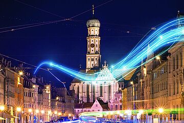 Werbebild Glasfaser: Augsburger Dom. - Ein Klick auf das Bild führt zur vergrößerten Fotoansicht.