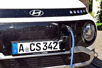 eAuto wird an Standort geladen