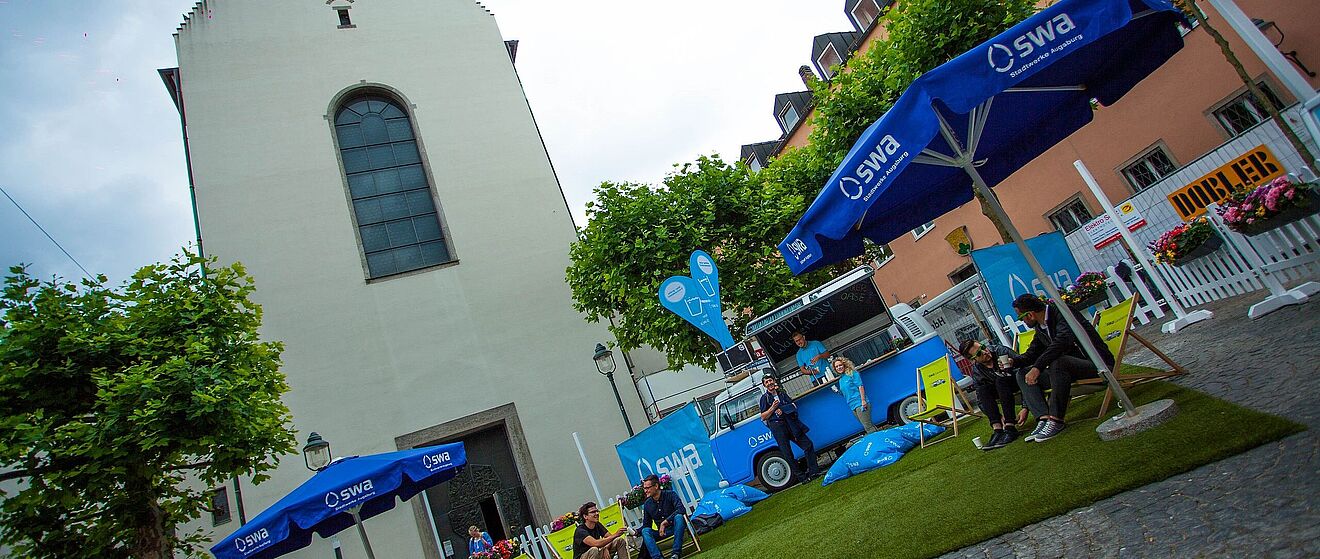 Veranstaltung aus Schrägansicht. 