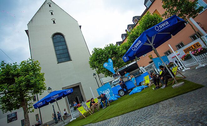 Veranstaltung aus Schrägansicht. 