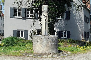 Schwibbogengasse_Trinkwasserbrunnen.jpg